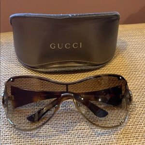 Women’s Gucci sunglasses